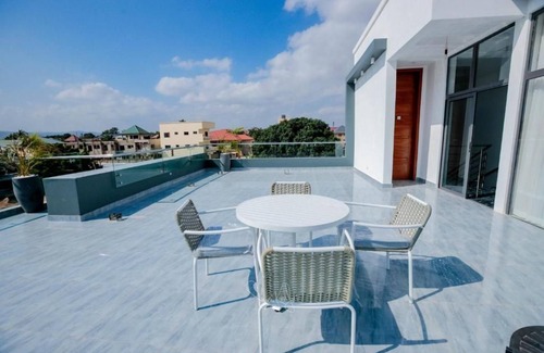 Agbogba Apartment | Room 102 - Uphills Court