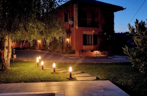 Barbaresco House | Room 2 with private bathroom