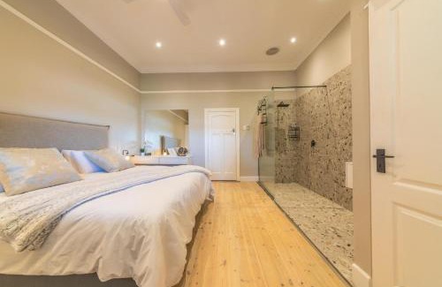 Simondium House | Room 3 - LEO Sky Guest House