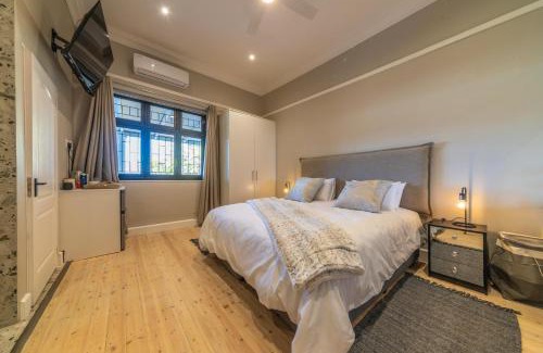 Simondium House | Room 3 - LEO Sky Guest House