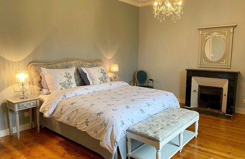 Jarze Bed & Breakfast | Room 4 double bedroom with en-suite