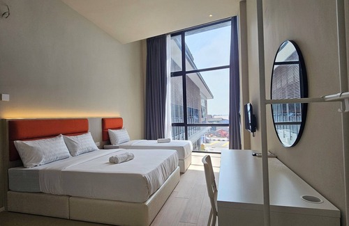 Historic George Town Cabin | Room at Weld Quay Georgetown