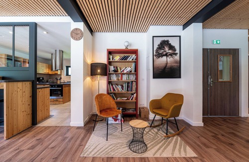 Faverges-Seythenex Apartment | Room 'Chambre A' with Mountain View, Private Terrace and Wi-Fi