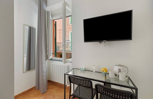 Borzonasca Apartment | Room 'Familiare' with Wi-Fi