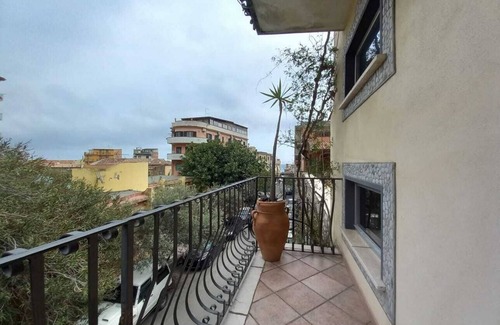 Villagonia Apartment | Room 'Family Con Vista' with Balcony, Wi-Fi and Air Conditioning