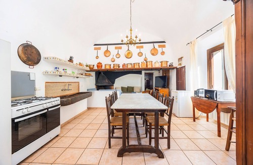 Puigpunyent Apartment | Room 'Habitación 3' with Mountain View, Shared Pool and Wi-Fi