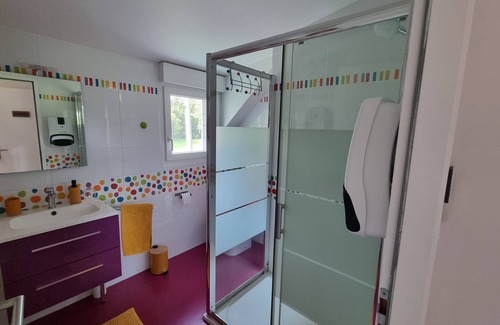 Ploeren Bed & Breakfast | Room 'Hoëdic' with shared terrace, Wi-Fi and air conditioning
