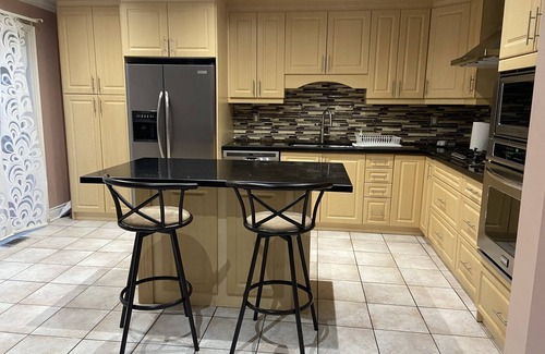 Brampton House | Room in Brampton (Room 3)