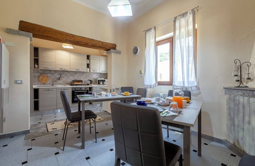 Santa Maria Coghinas Apartment | Room 'Mirto' with Shared Terrace, Wi-Fi and Air Conditioning