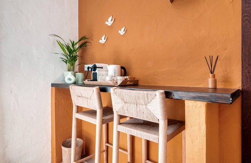 Adsubia Apartment | Room 'Ocre' with Mountain View, Wi-Fi and Air Conditioning