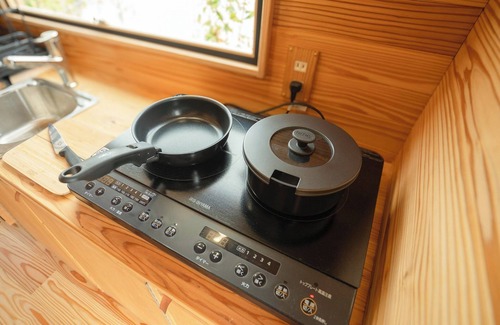 Utsunomiya Cottage | Room only 2 night plan Wooden trailerstyle tiny house lodging bedding bed /Utsunomiya Tochigi