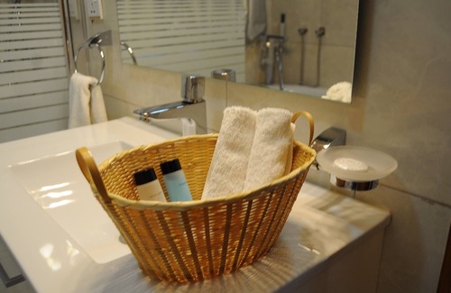 Buhongo Bed & Breakfast | Room-rushel Kivu Resort Kayove