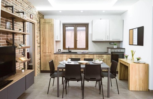 Mazzarino Apartment | Room 'Stanza Dell'Olio' with Shared Terrace, Wi-Fi and Air Conditioning