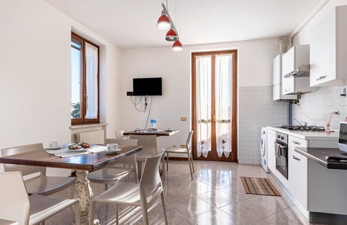 Pizzoletta Apartment | Room 'Tripla Con Balcone' with Shared Terrace, Wi-Fi and Air Conditioning
