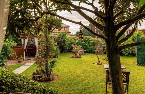 Marina de Cudeyo Apartment | Room 'Violeta' with Mountain View, Shared Terrace and Wi-Fi