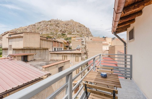 Montallegro Apartment | Room 'Vista Mare' with Balcony, Wi-Fi and Air Conditioning