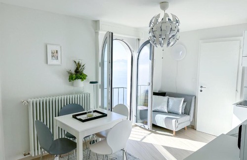 Puidoux House | Room with 360° view overlooking Lake Geneva and Alps