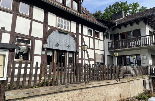 Schieder-Schwalenberg House | Room with king-size bed