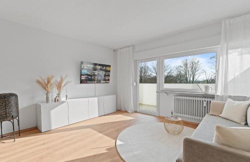 Bad Rappenau Apartment | Roomfall am Kurpark mit Blick ins Grüne-Parkplatz-Waschmaschine-Küche-Wifi
