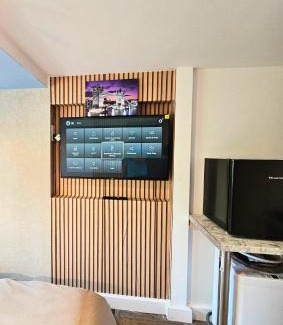 Luton House | Rooms FG