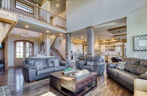 Gatlinburg - Pigeon Forge House | Rooms W/A View - Amazing Mountain Views