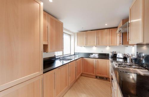 Wimbledon Apartment | Roomspace Serviced Apartments - The Courtyard