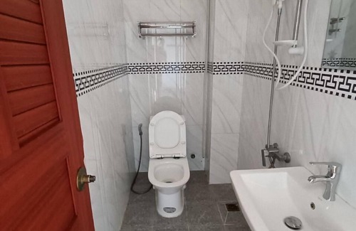 Koh Rong House | Roomy Guesthouse