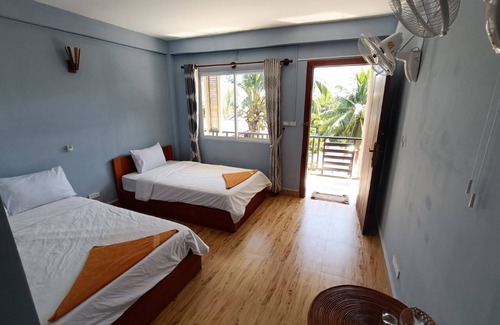 Koh Rong House | Roomy Guesthouse