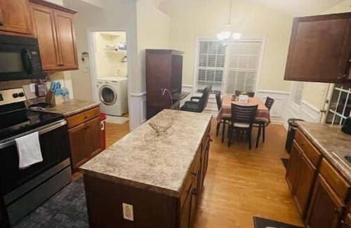 Loganville House | ❤️Roomy❤️Homey 3BDRM/2B ENTIRE house within Snellville/Loganville/Grayson area