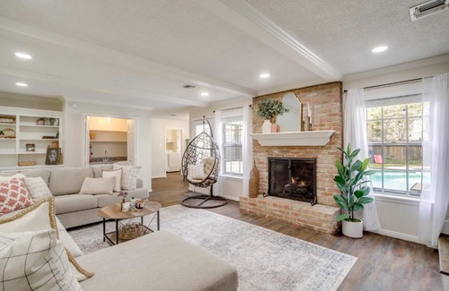 Houston House | Roomy Houston Rental with Home Office and Private Pool