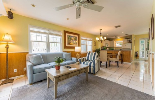 Bahama Village House | Roosters Perch at Truman Annex- LOW SUMMER RATES!