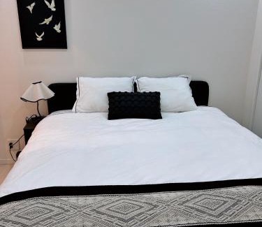Roppongi Apartment | Roppongi 4 minutes, 4 person ,Dyson hair dryer, POLA toiletries