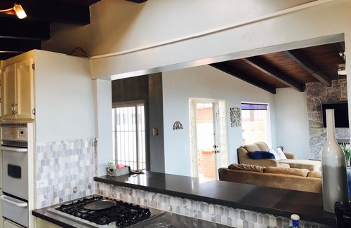 La Joya House | Rosarito Beach House Sleeps 14 & Steps to Sandy Beach Mins to Downtown