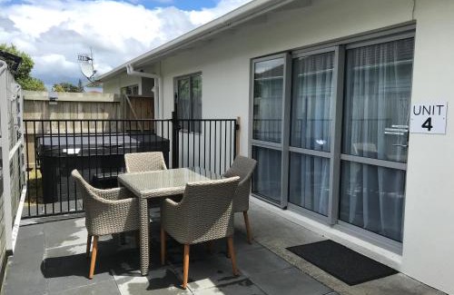 Rotorua Apartment | Rose Apartments Central Rotorua- Accommodation & Private Spa