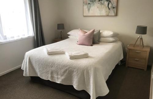 Rotorua Apartment | Rose Apartments Central Rotorua- Accommodation & Private Spa