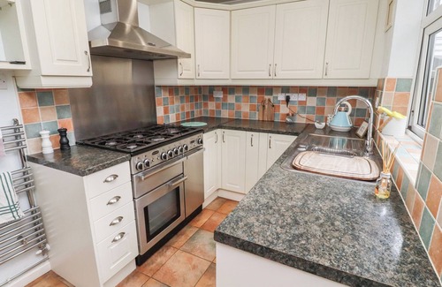 Morpeth Cottage | ROSE BRIAR COTTAGE, pet friendly, country holiday cottage in Morpeth