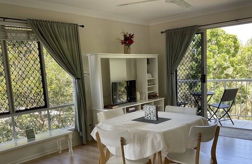 Banyo House | Rose Cottage - A quiet getaway in Banyo