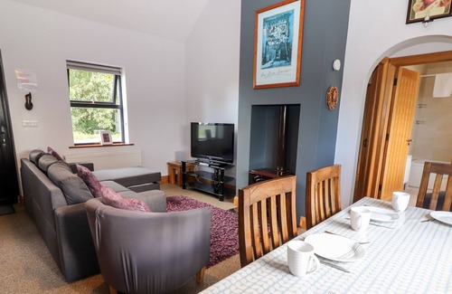 Magherareagh Cottage | ROSE COTTAGE, family friendly in Ennistymon, County Clare