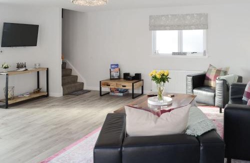 Dingwall House | Rose Cottage