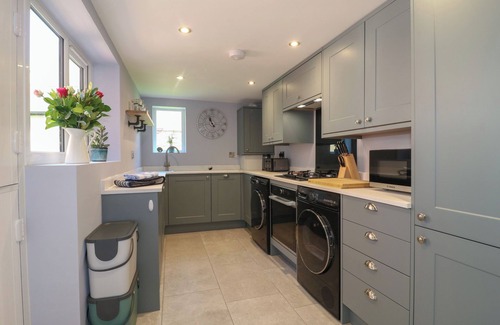 Langham Cottage | ROSE COTTAGE, pet friendly, with open fire in Oakham
