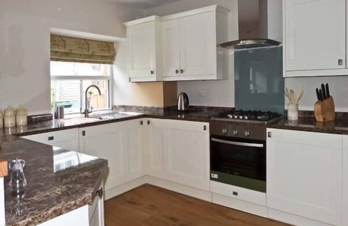 Linton-in-Craven Cottage | ROSE COTTAGE, pet friendly, luxury holiday cottage in Linton