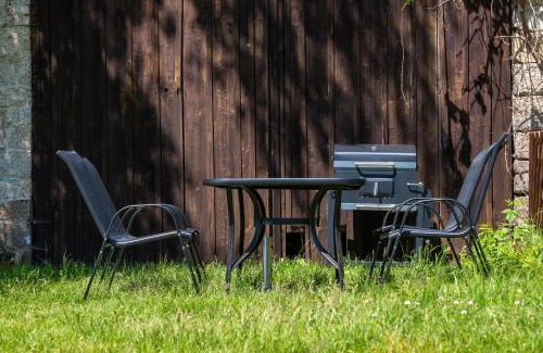 Chlum u Trebone Apartment | ROSE COTTAGE (sleeps 4)