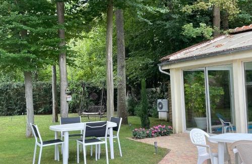 Giverny Apartment | Rose Garden Studio