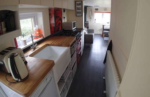 Langport Cabin | Rose Lodge, Eco Lodge with Hot Tub