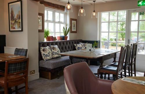 Standlake Hotel | Rose Revived by Chef & Brewer Collection