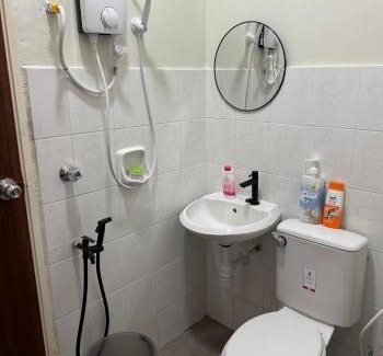 Sekudai House | Rose & Ross Homestay Taman Mutiara Rini