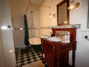 Gooseberry Hill Bed & Breakfast | Rosebridge House Bed & Breakfast Adult Retreat