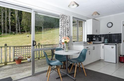 Dunedin Apartment | Roselle Farm Cottage