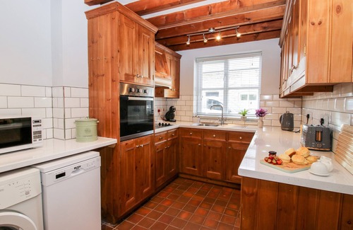 Clun Cottage | ROSEMARY COTTAGE, pet friendly, with open fire in Clun