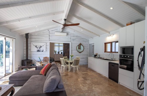 Webbs Creek House | Rosemont's Tiny Bungalow House with Tennis Court - n